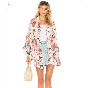 Tularosa Avery robe in pearl parrot XXS